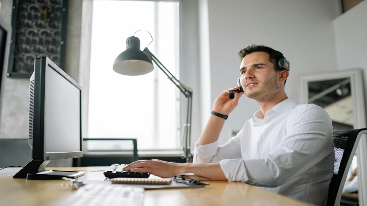 o-que-faz-um-atendente-de-call-center-veja-os-detalhes